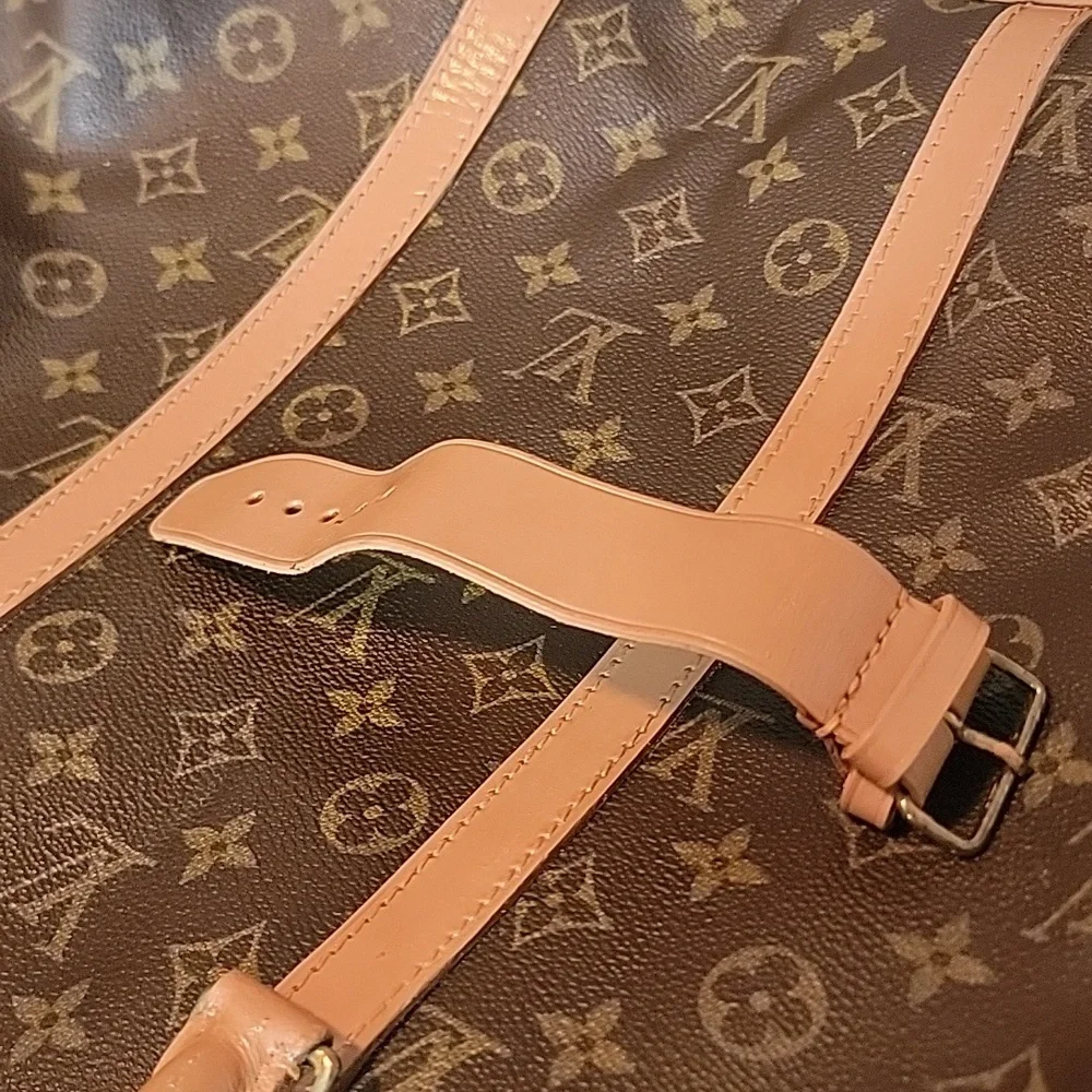 Louis Vuitton AUTHENTIC Sirius travel Bag